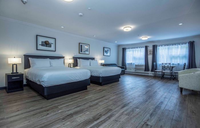 Gateway Hotel and Suites