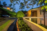 Falcon Crest - 3-Star
