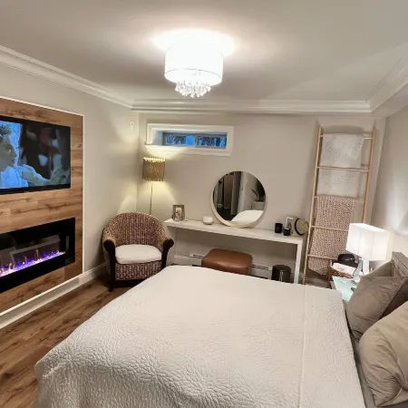 Private 1 bdrm suite with living room and kitchen