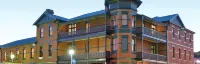 Ikon Hotel - parking