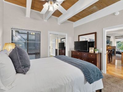 Juanita 2 by Avantstay Beamed Cabin + Pool + Balcony Diamond Peak + Lake Tahoe