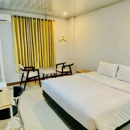 Riverside Smart Hotel Hotels in Kepanjenkidul