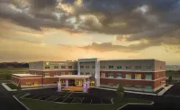 Holiday Inn Express & Suites LOCKPORT by IHG - Pet friendly