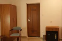 HOTEL MERIYA PALA - 2-Star