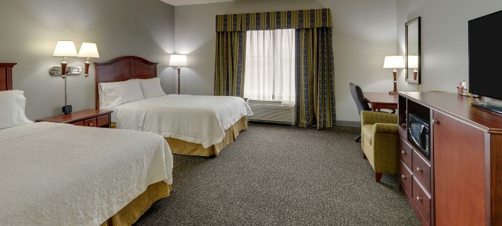 Hampton Inn & Suites Indianapolis-Airport Hotels in Indianapolis