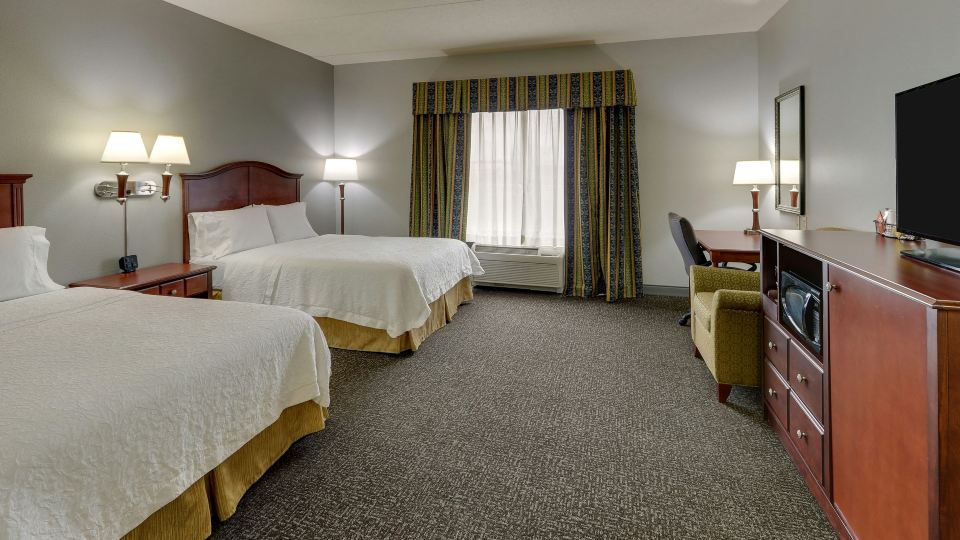 Hampton Inn & Suites Indianapolis-Airport