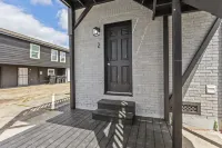 2BR Loft Near TSU + Med Center | In-Unit Laundry | Third Ward Houston 2 - Condos