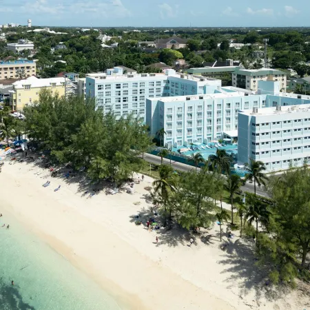 Courtyard Nassau Downtown/Junkanoo Beach