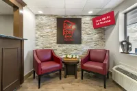 Red Roof Inn & Suites Swansea - parking