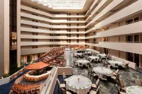 Sheraton Suites Philadelphia Airport - Barer