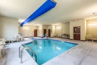 Cobblestone Hotel & Suites - Stevens Point - Pools