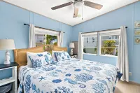 Oceanview Paradise AT Venture Out+4 Bikes & 2-2 Seat Kayaks! King & Queen Beds! - WiFi