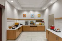 Hampton Inn & Suites Bremerton - breakfast