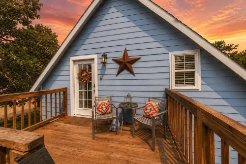 Cactus Flower Treehouse-Pet Friendly-Hill Country Views! - Balkon