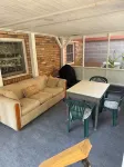 Two Bedroom Basement Only Home Near Uga - with Newly Renovated Floors!! - 2 ดาว