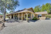 Hot Tub, Game Room, Playset and Fire Pits! - WiFi