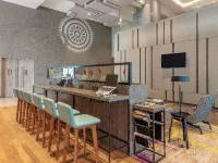Grand Mercure Ahmedabad Gift City - An Accor Hotels Brand - bar