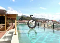 The Radh Hotel - ที่มีสระว่ายน้ำ