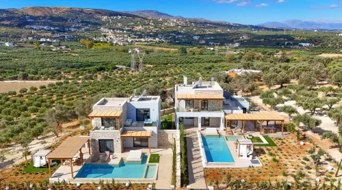 Black Olive Villas - Pools