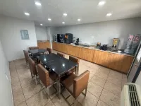Days Inn by Wyndham Vernal Southwest - parking