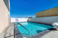 Rodeway Inn on Historic Route 66 - Pools