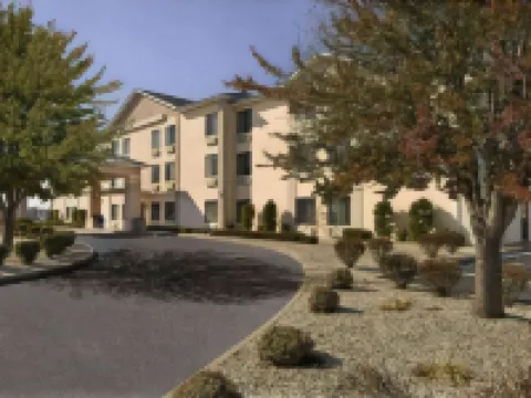 Baymont by Wyndham O'Fallon St. Louis Area Hotels in O'Fallon
