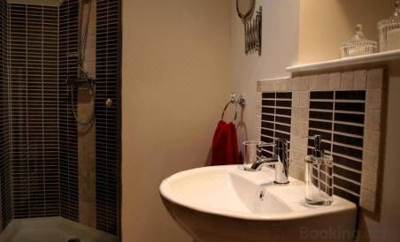 Plum Tree Cottage - Housity