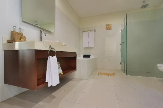 Tebesaya Cottage by GenuineHost Kamar Photos