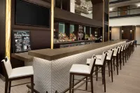 Embassy Suites by Hilton Columbus - Quầy bar