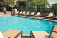DoubleTree by Hilton Lafayette - Swimmingpools