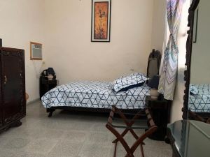 Clobis: Apartment for Rent in Plaza Vieja (Havana)