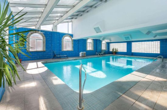 Super 8 By Wyndham Niagara Falls By The Falls-niagara Falls Updated 2021 Price Reviews Tripcom