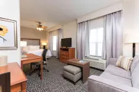 Homewood Suites by Hilton Indianapolis-Airport/Plainfield Hotels in Plainfield