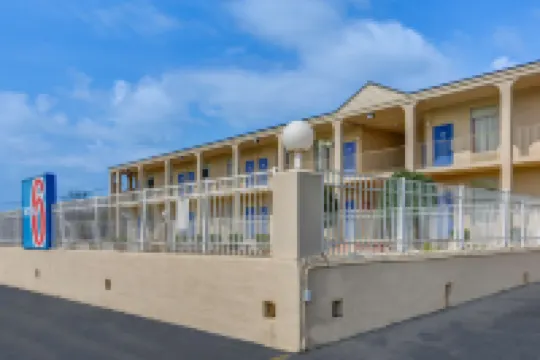 Motel 6 Americus, GA