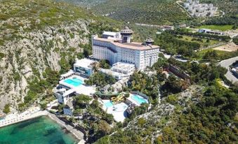 Ladonia Hotels Adakule