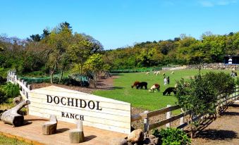 Log Park Dochidol Ranch