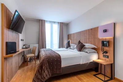 Hôtel de Bellevue Paris Gare du Nord Hotels near Fresque Charles Bronson