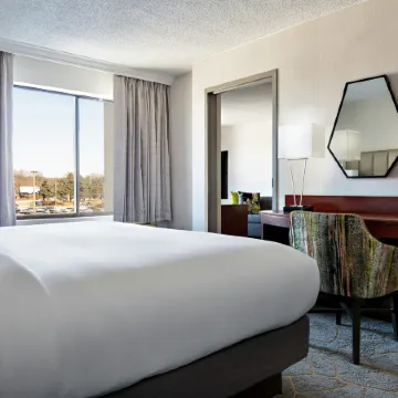 DoubleTree by Hilton Fairfield Hotel & Suites