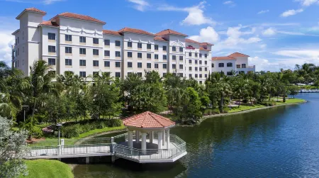 Hilton Garden Inn Palm Beach Gardens Отели рядом с достопримечательностью «Juno Beach Public Beach Access, JB-3»