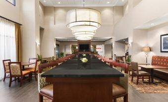 Hampton Inn & Suites Watertown