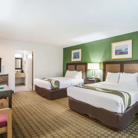 Quality Inn Mount Vernon Отели рядом с достопримечательностью «Маяк Джонс-Пойнт»