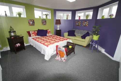 Gandhi: Very Large Room Decorated in Indian Style, Office Space and Sofa