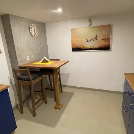 Cozy Furnished Basement Apartment