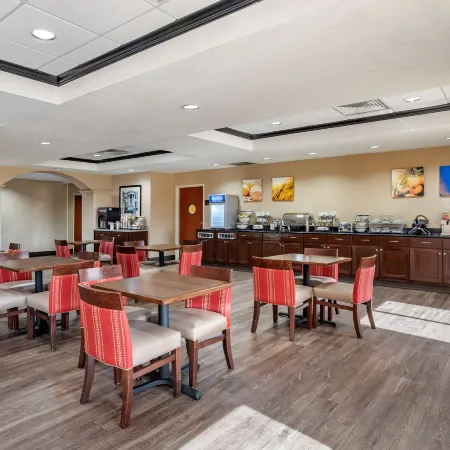 Comfort Inn & Suites