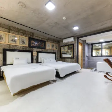 Wanju Hanok Hotel Samnye Museum Motel Hotel berhampiran Taman Seodong