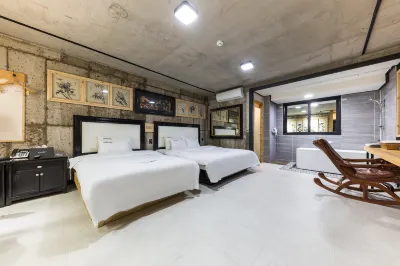 Wanju Hanok Hotel Samnye Museum Motel Hotel dekat Woosuk University