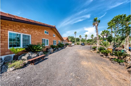 3. 제주힐링리조트..