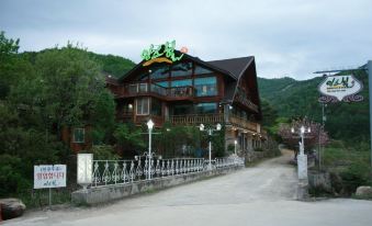 Daejeon Daedunsan Ings Hill Pension