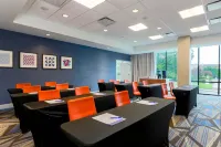 Holiday Inn Express & Suites Fort Worth Downtown