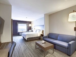 Holiday Inn Express & Suites Airport-Calgary